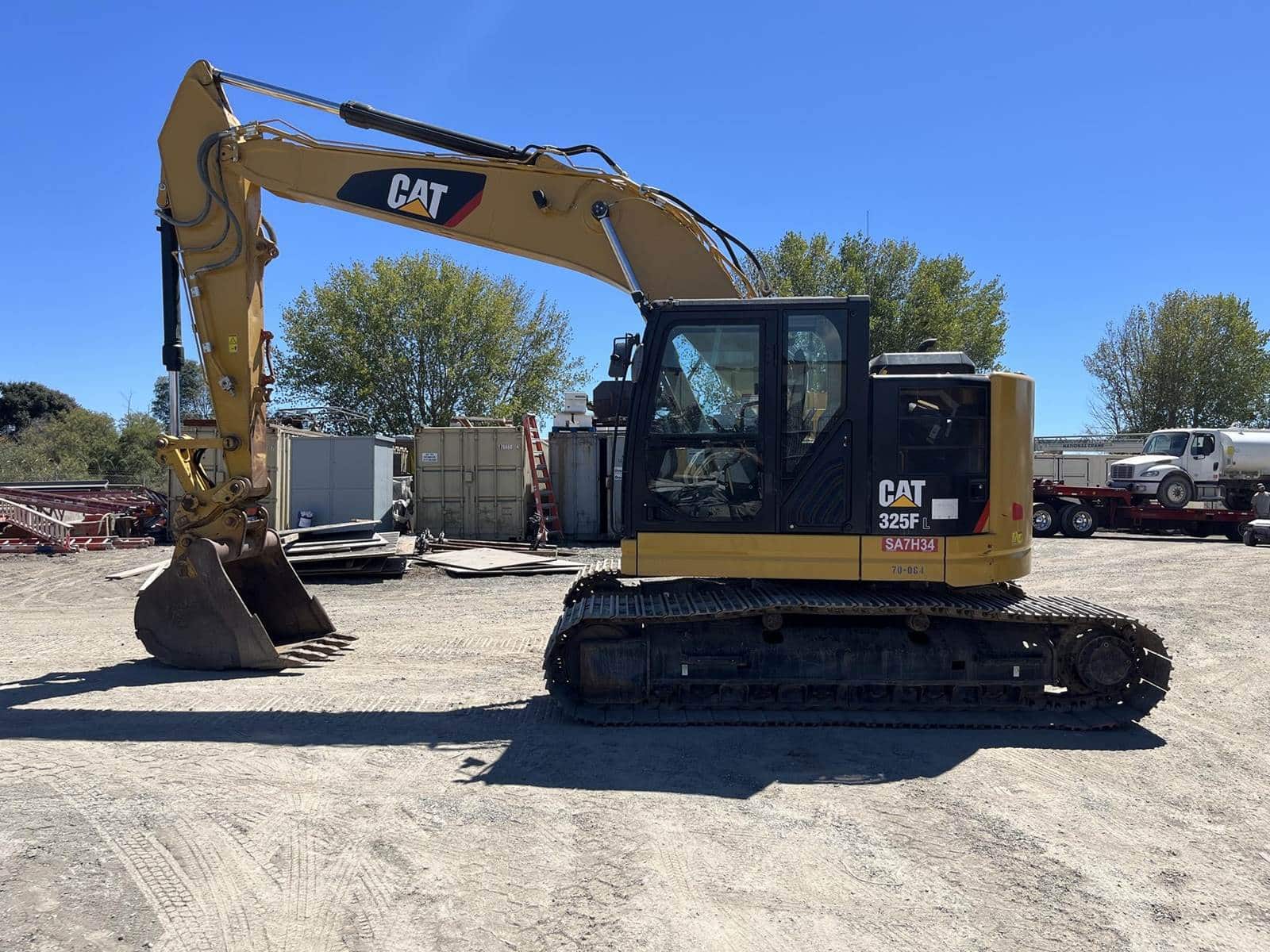 2018 CATERPILLAR 325FL Excavators for sale in Oakland, CA 94501